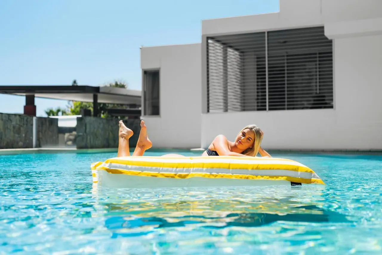 Element On Coolum Beachfront Sunshine Coast 4*,
